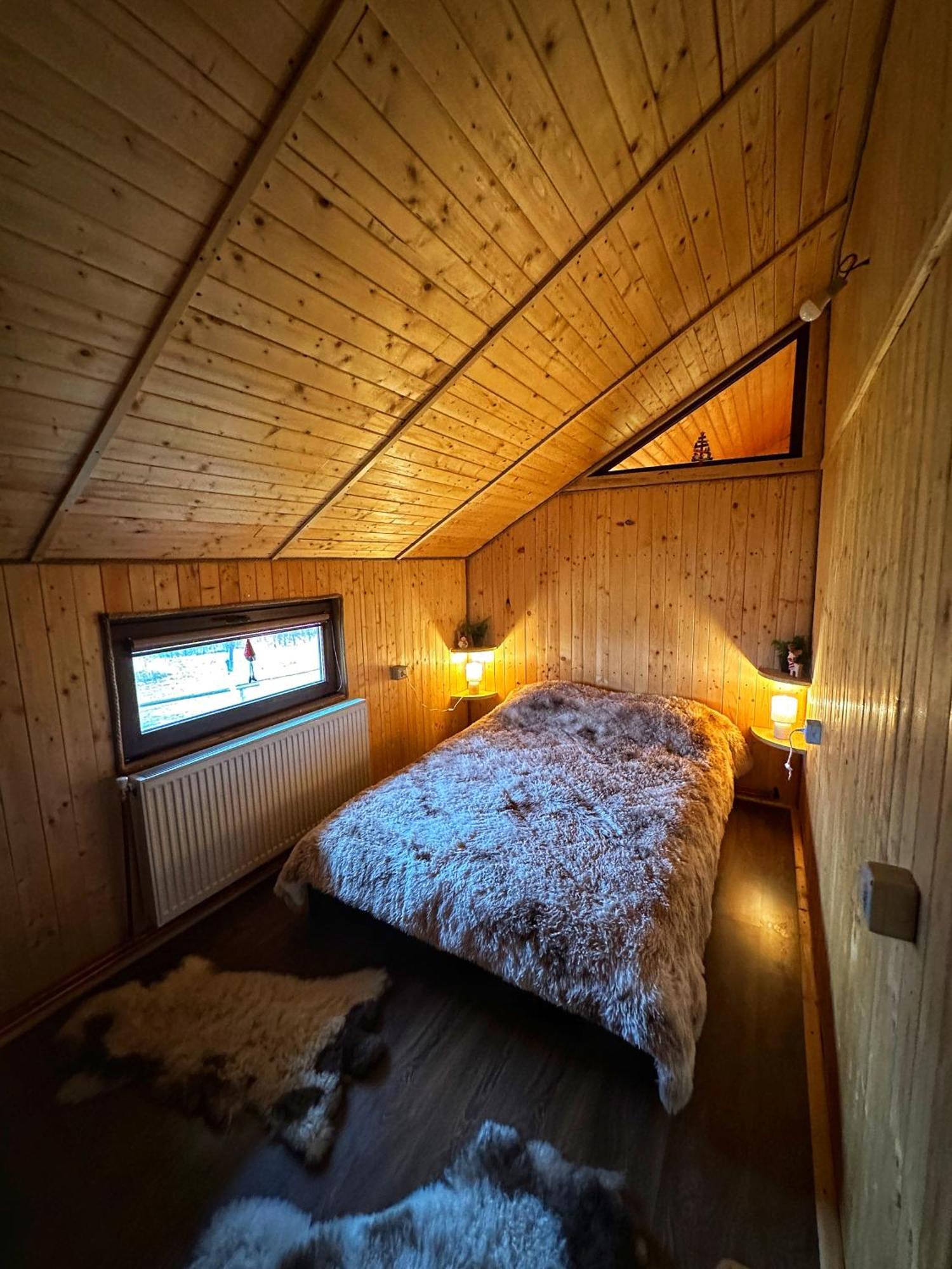 Casuta Din Stejari-Transalpina Villa Novaci-Străini Exteriör bild